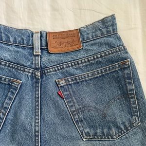 Levi’s high wasted vintage blue jeans